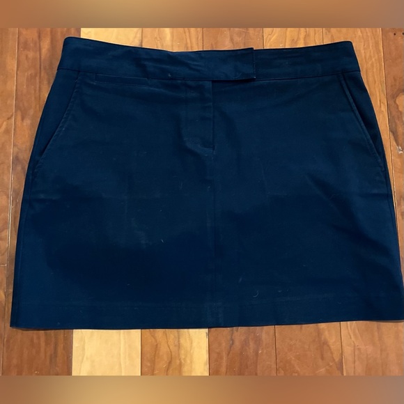 J. Crew Dresses & Skirts - J. Crew Navy Skirt Size 4 Classic Mini Stretch Comfy Preppy Resort Chic Pockets